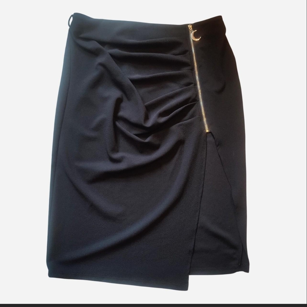 Chic Black Midi Skirt with Gold Zipper